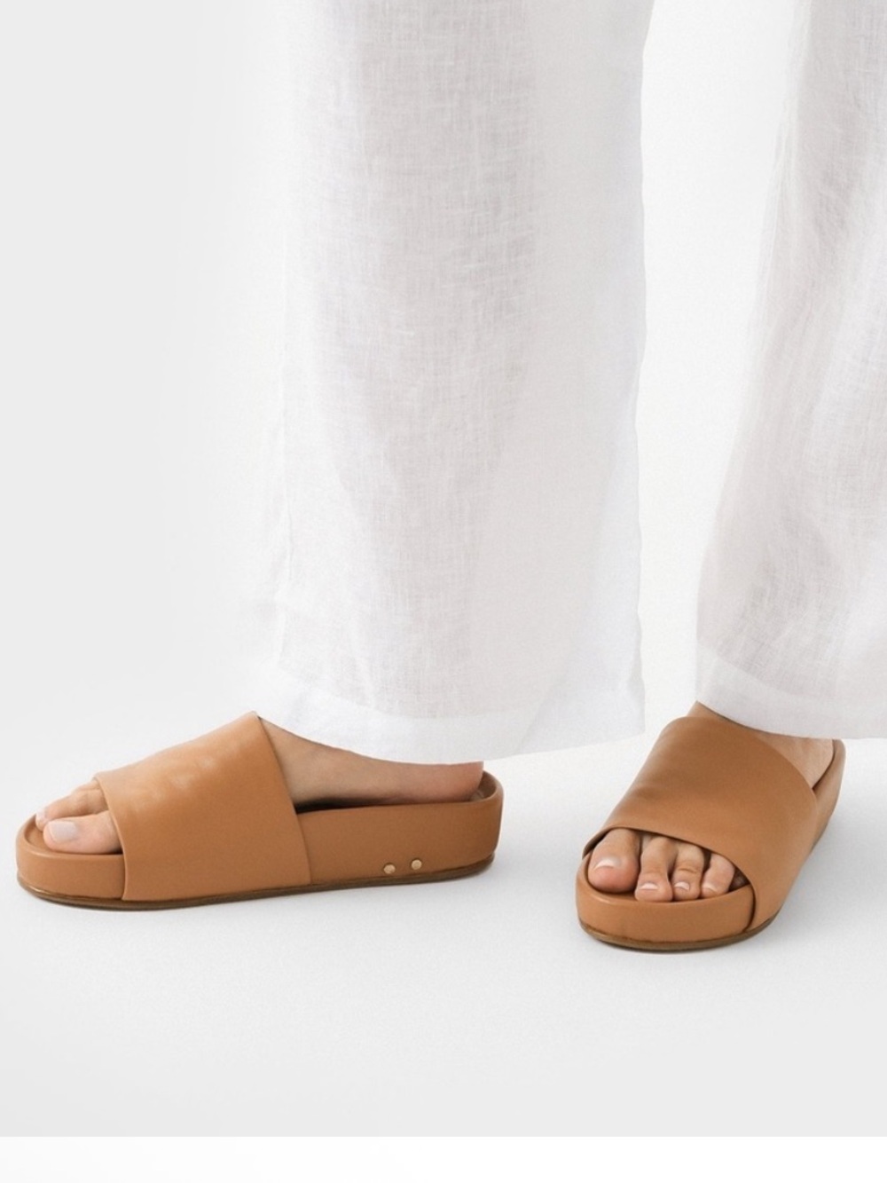 Beek Pelican Slide Sandals Honey Leather Size 9 10 NEW - Picture 3 of 9